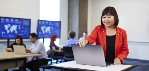 Thunderbird Senior Associate Dean and Professor Lena Booth teaching in a classroom